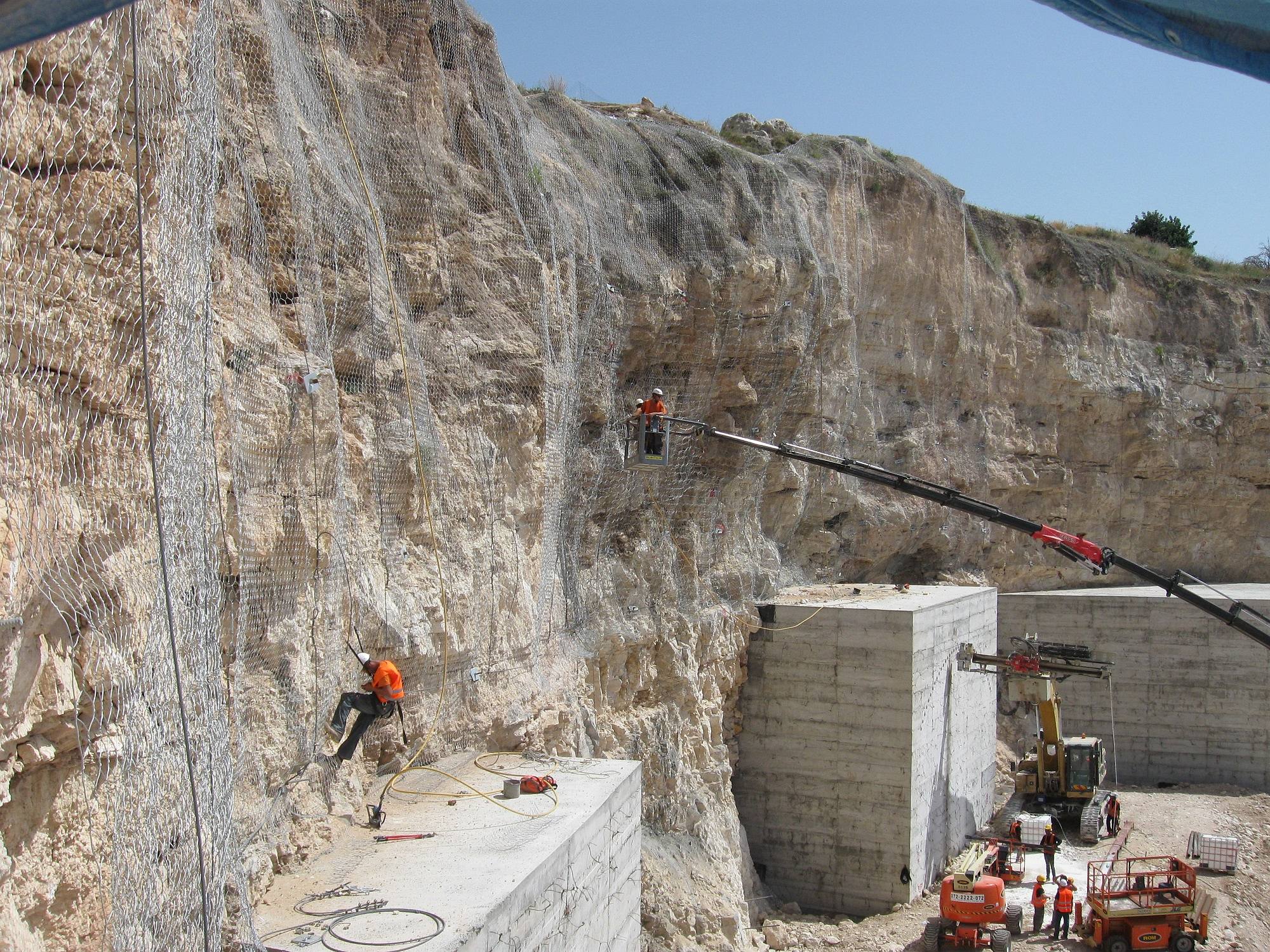 Absichern des Tunnelportals von Rosh Haayin